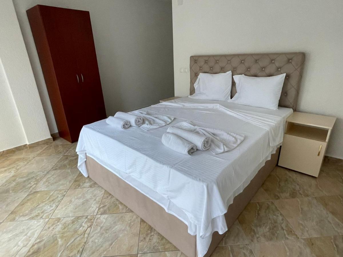Hotel Montenegro Struga Eksteriør billede